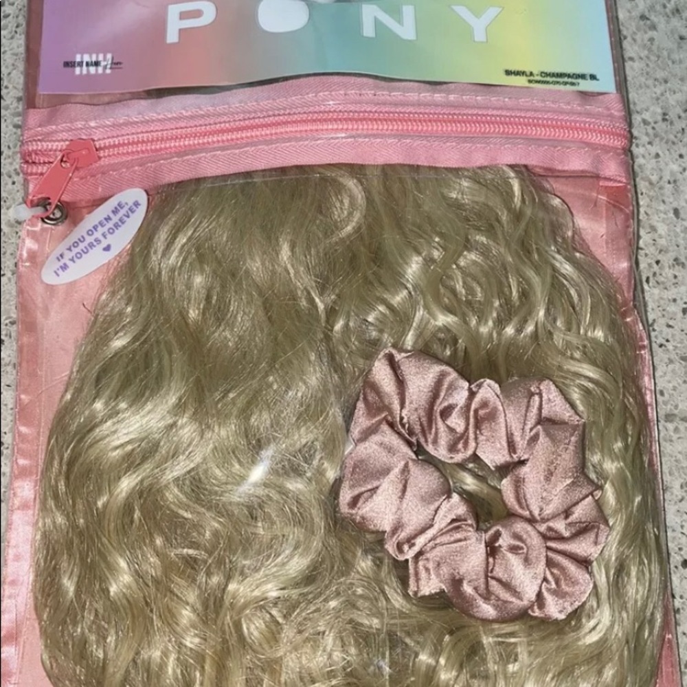 INSERT NAME HERE NEW HAIR PONYTAIL BLONDE SHAYLA CHAMPAGNE BLONDE.